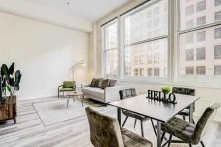 Cozysuites - 2Br With Direct Skybridge Access #1 Indianapolis Esterno foto
